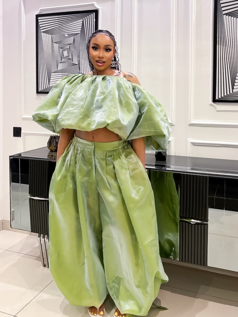 The Aura Set 1 The Aura Set 1